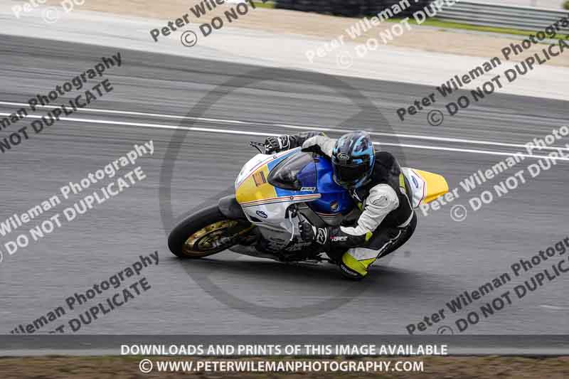 cadwell no limits trackday;cadwell park;cadwell park photographs;cadwell trackday photographs;enduro digital images;event digital images;eventdigitalimages;navarra;no limits trackdays;peter wileman photography;racing digital images;trackday digital images;trackday photos
